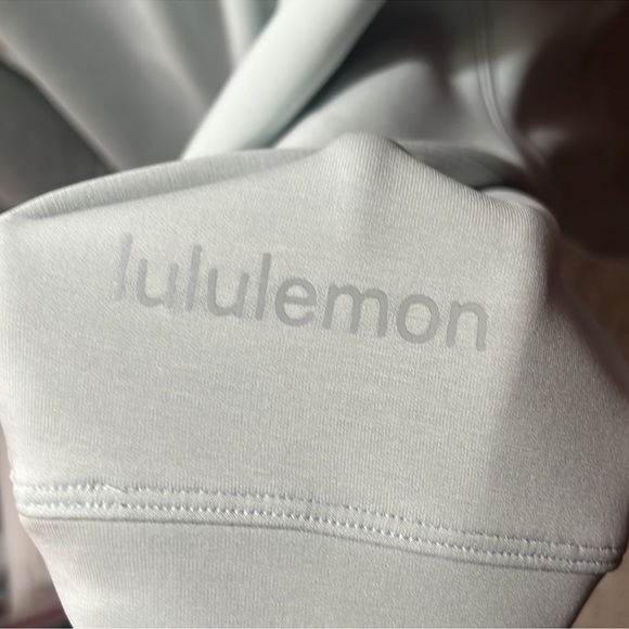 NWT LULULEMON PERFECTLY OVERSIZED CROP CREW - Picture 4 of 4